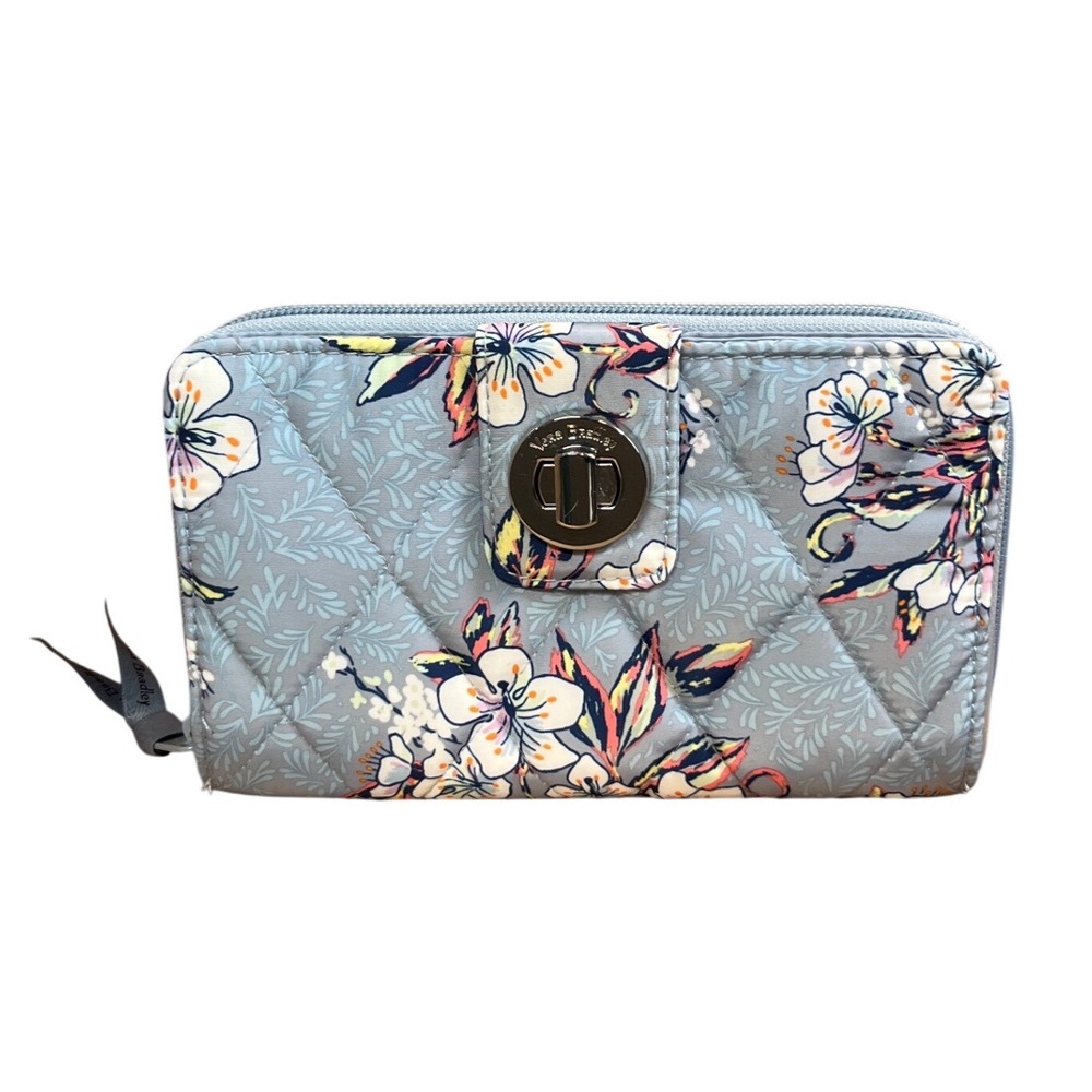 Vera Bradley Wallet Womens OS Blue Good Quilted Floral Turnlock Zip Around